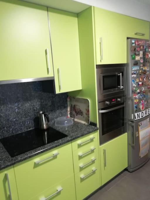 Habitacion En Piso Compartido Cerca De Playa De Samil Vigo Exteriör bild